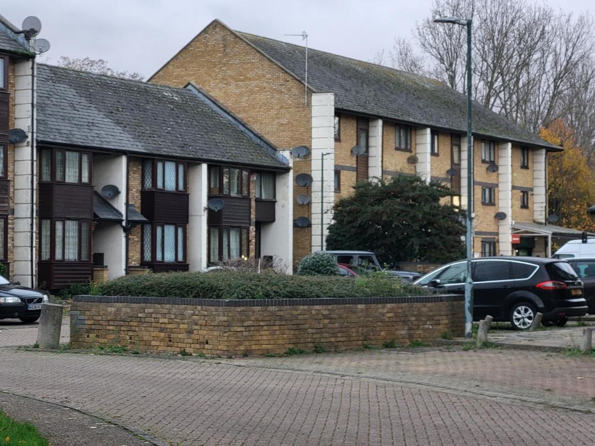 Manor Place Apartment Thamesmead Thamesmead  Exteriör bild